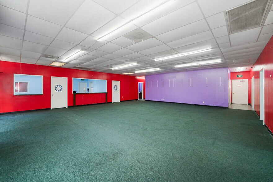 More Photos Of 6546 Petropark Dr, Houston Warehouse For Lease