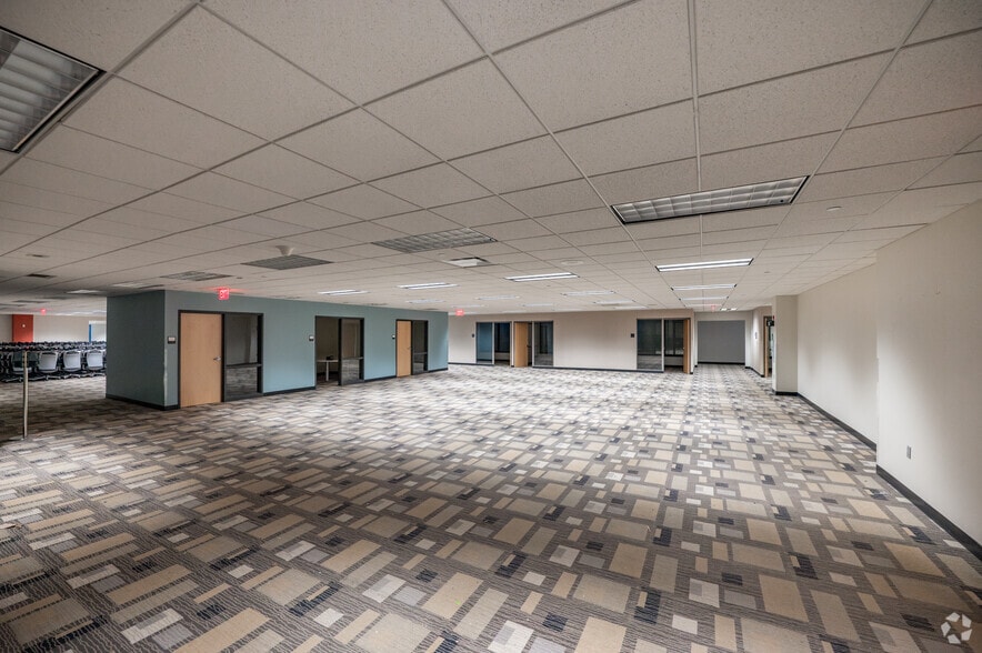 More Photos Of 6300 Wilson Mills Rd, Mayfield Village Office For Sale