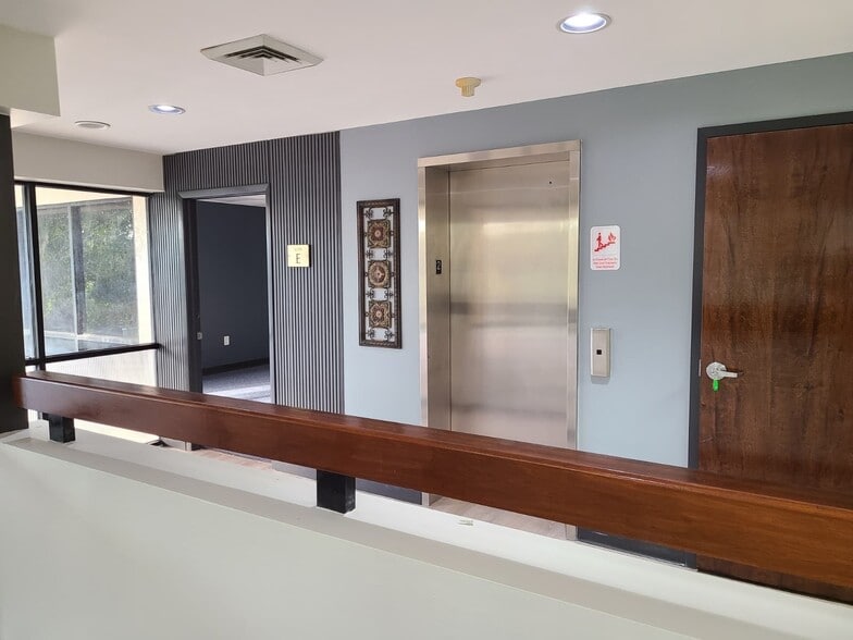 More Photos Of 1715 Eastbay Dr. Largo, Fl 33771, Largo Medical For Lease