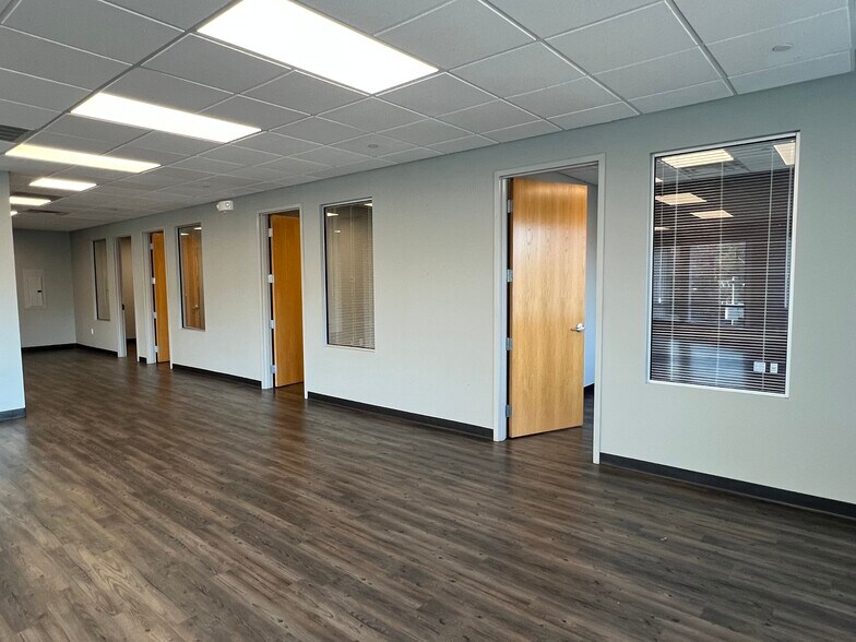 More Photos Of 330 Bear Hill Rd, Waltham Office For Lease