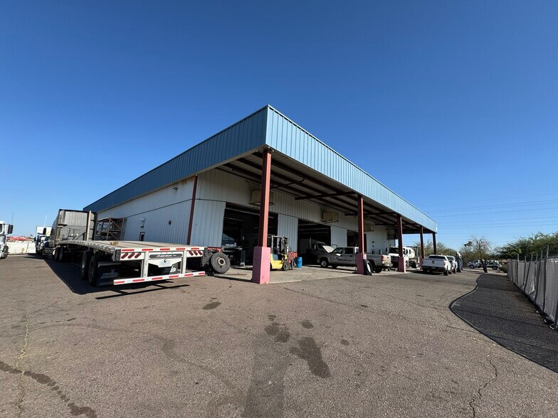 More Photos Of 9440 N 75th Ave, Peoria Warehouse For Lease