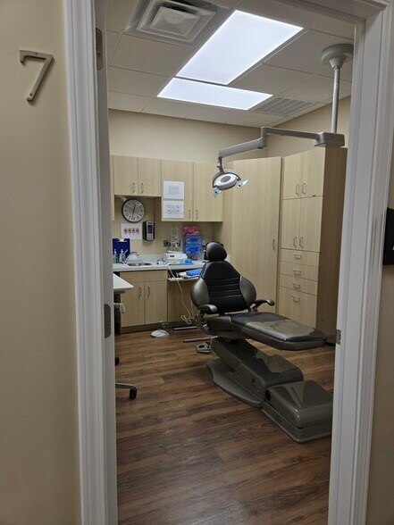 More Photos Of 13555 Automobile Blvd, Clearwater Medical For Lease
