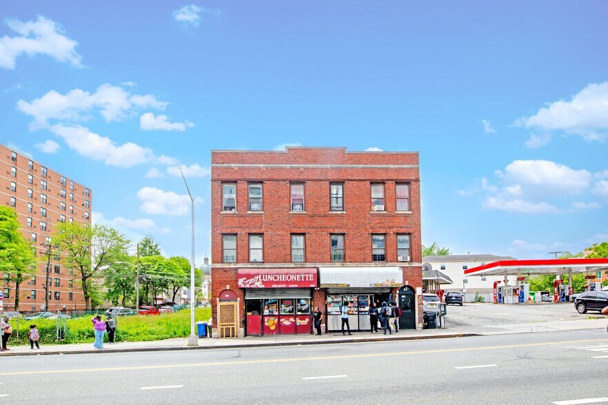 Primary Photo Of 224 S Orange Ave, Newark Apartments For Sale