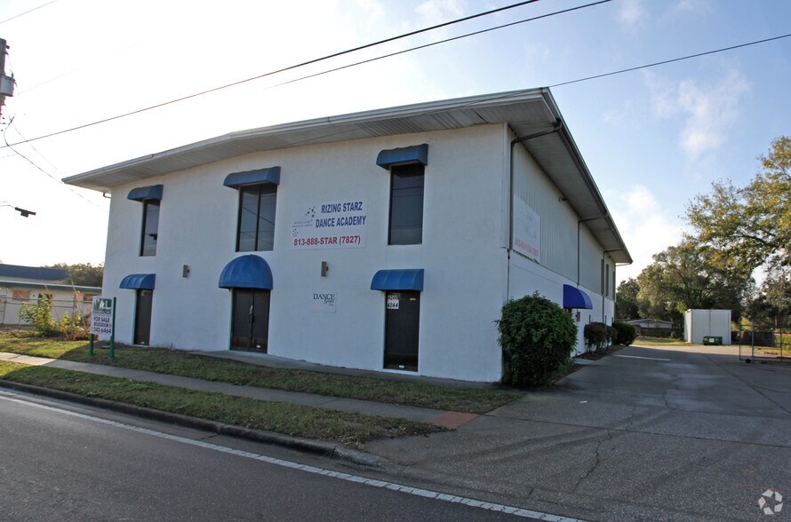 More Photos Of 4244 W Waters Ave, Tampa Showroom For Lease