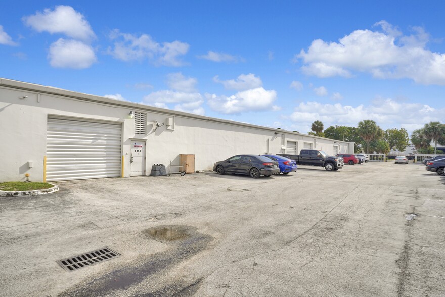More Photos Of 8105 NW 33rd Street, Doral Flex For Sale