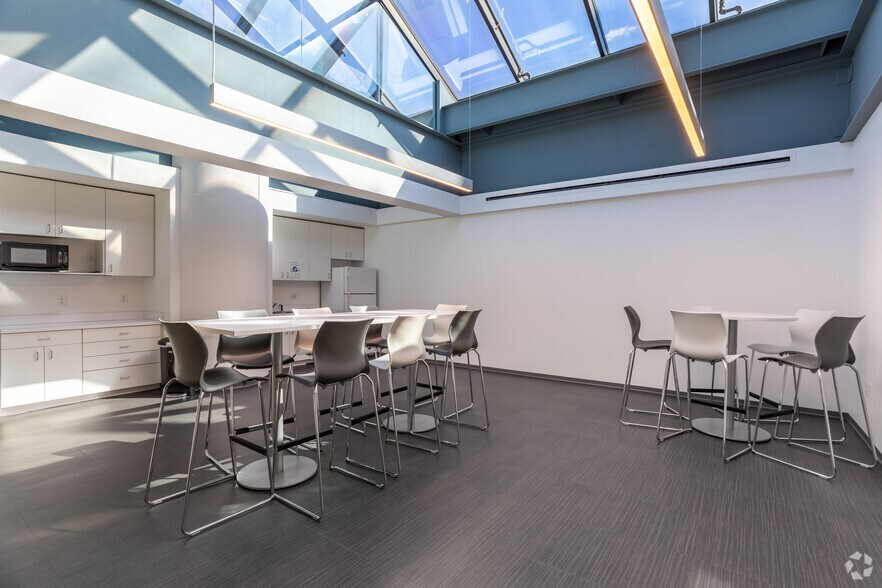 More Photos Of 187 Danbury Rd, Wilton Unknown For Lease