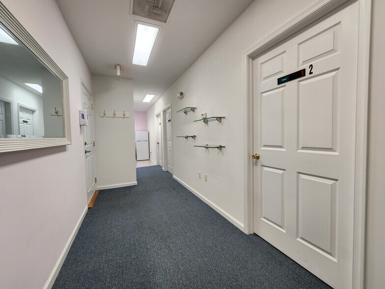 More Photos Of 722 Grant St, Herndon Medical For Sale