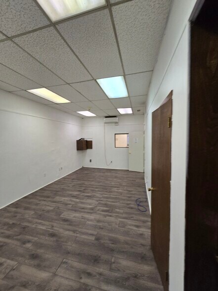 More Photos Of 14 Main St, Yonkers Storefront Retail Office For Lease