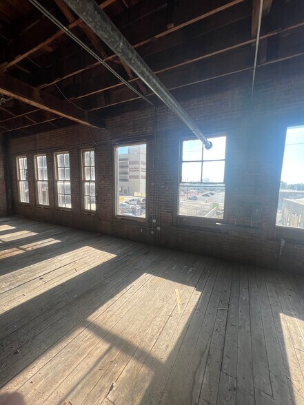 More Photos Of 3 & 5 2nd St, Temple Storefront Retail Office For Lease