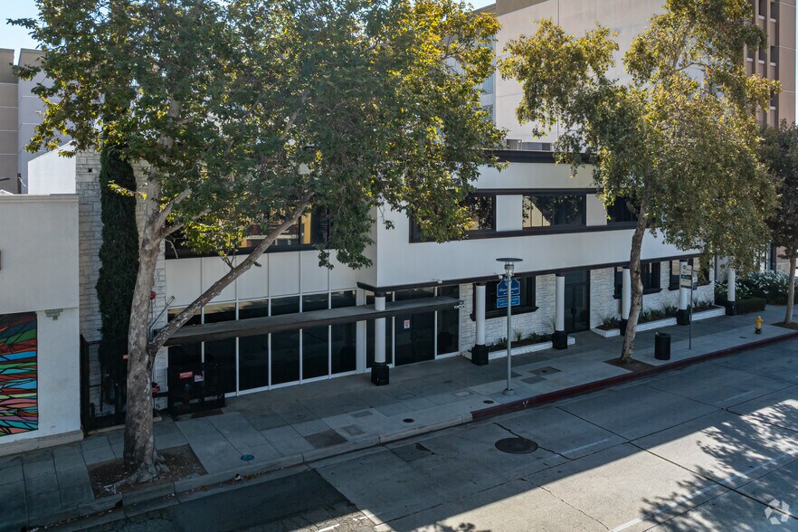 Primary Photo Of 232 N Lake Ave, Pasadena Loft Creative Space For Lease
