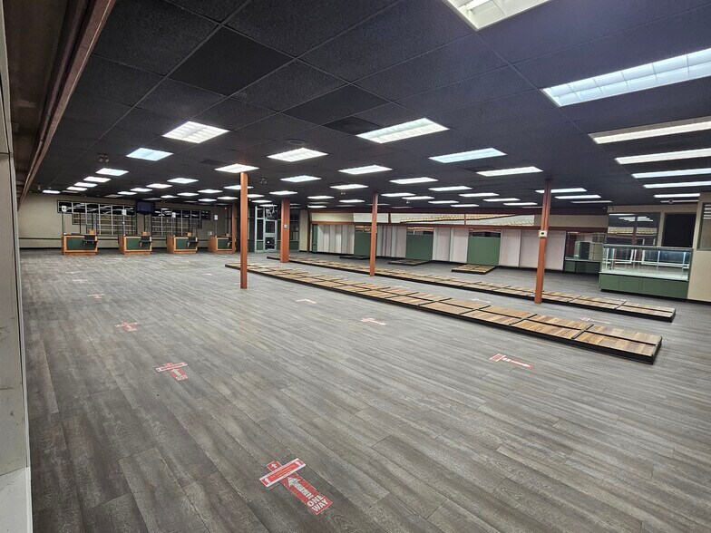 More Photos Of 3240 10th ave, Prince George General Retail For Lease