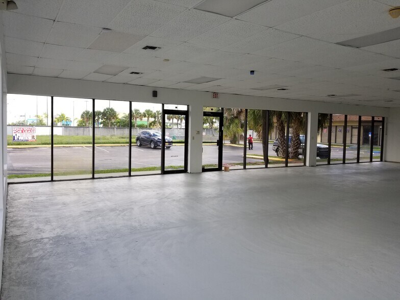 More Photos Of 435 S State Road 7, Hollywood General Retail For Lease