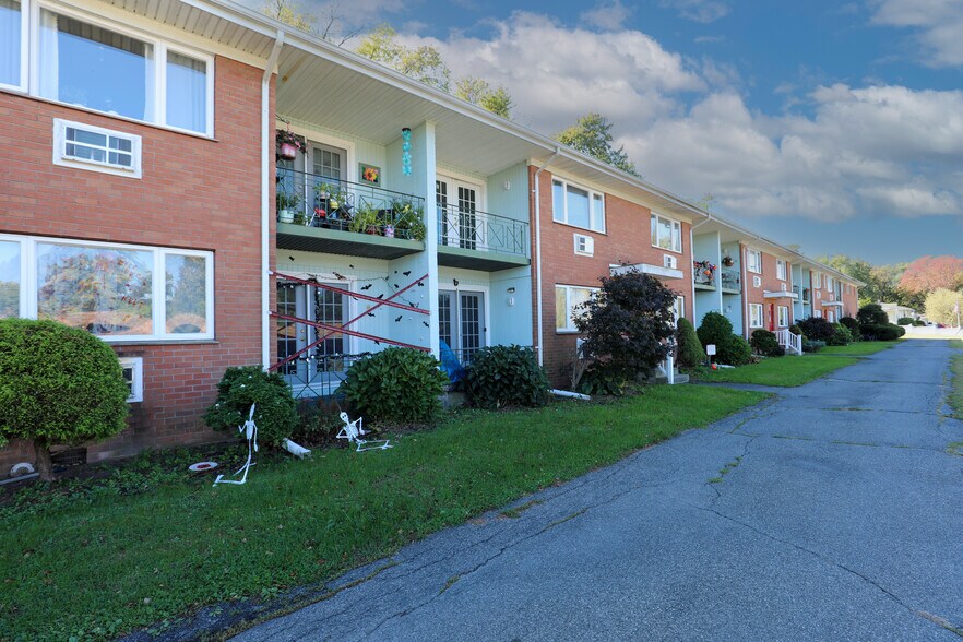 More Photos Of 30 Lamb Ave, Saugerties Apartments For Sale