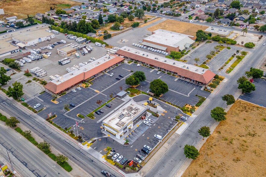 More Photos Of 191 San Felipe Rd, Hollister Unknown For Lease