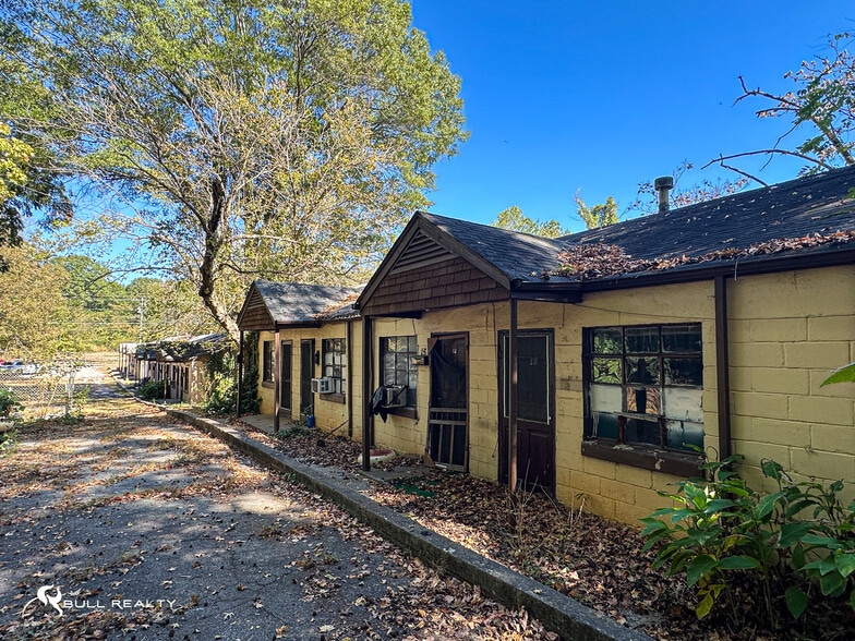 More Photos Of 566 SW University Ave, Atlanta Apartments For Sale