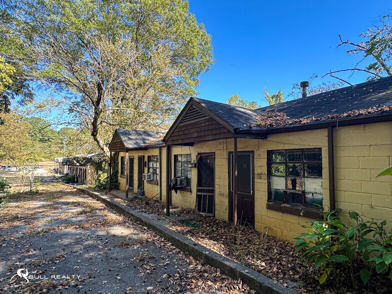 More Photos Of 566 SW University Ave, Atlanta Apartments For Sale