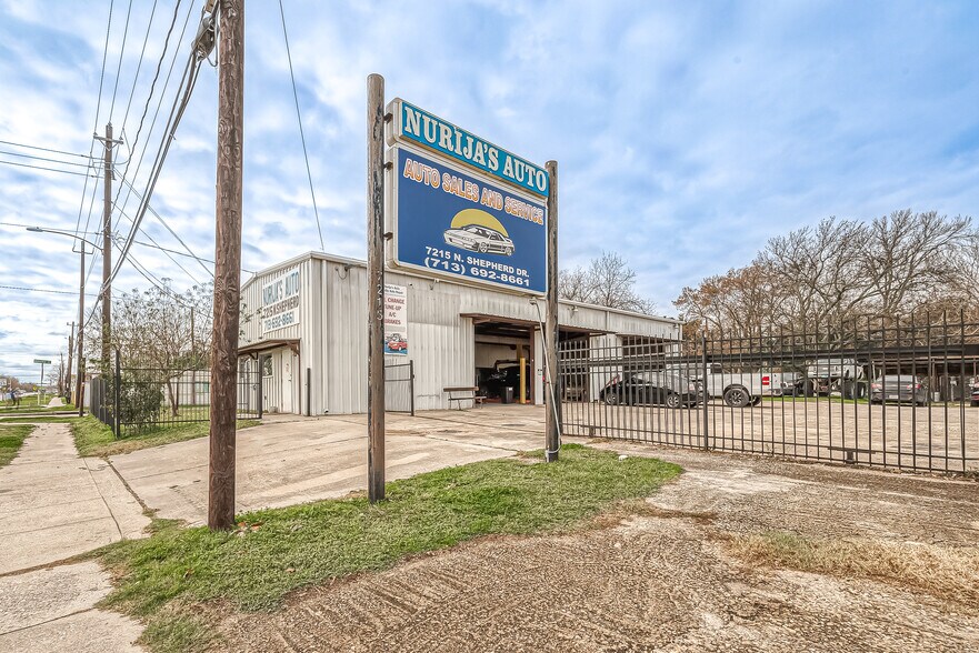 More Photos Of 7215 N Shepherd Dr, Houston Auto Repair For Sale