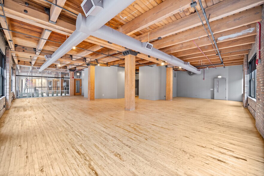 More Photos Of 730 N Franklin St, Chicago Loft Creative Space For Lease