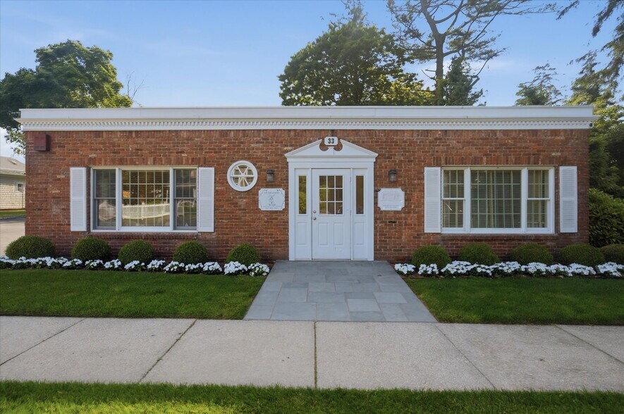 More Photos Of 33 Candee Ave, Sayville Medical For Lease