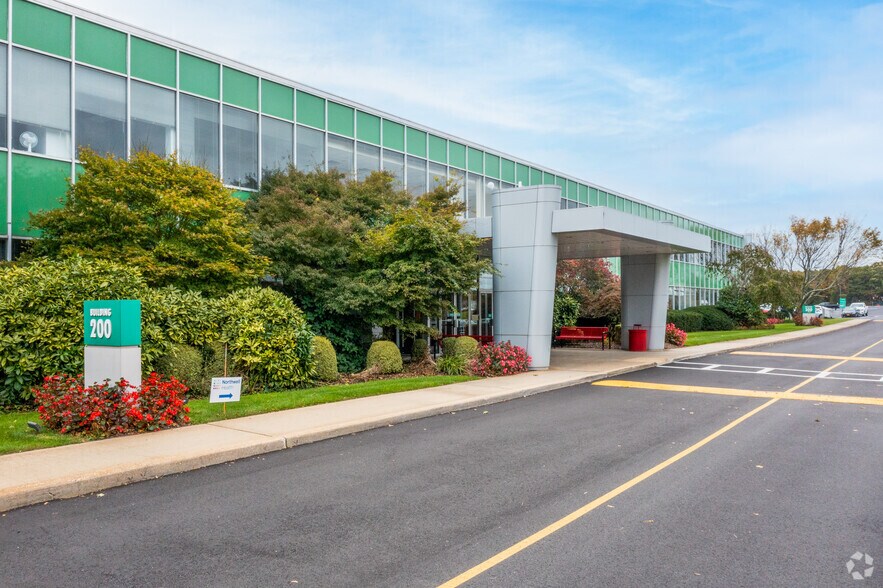 More Photos Of 3500 Sunrise Business, Great River Unknown For Lease