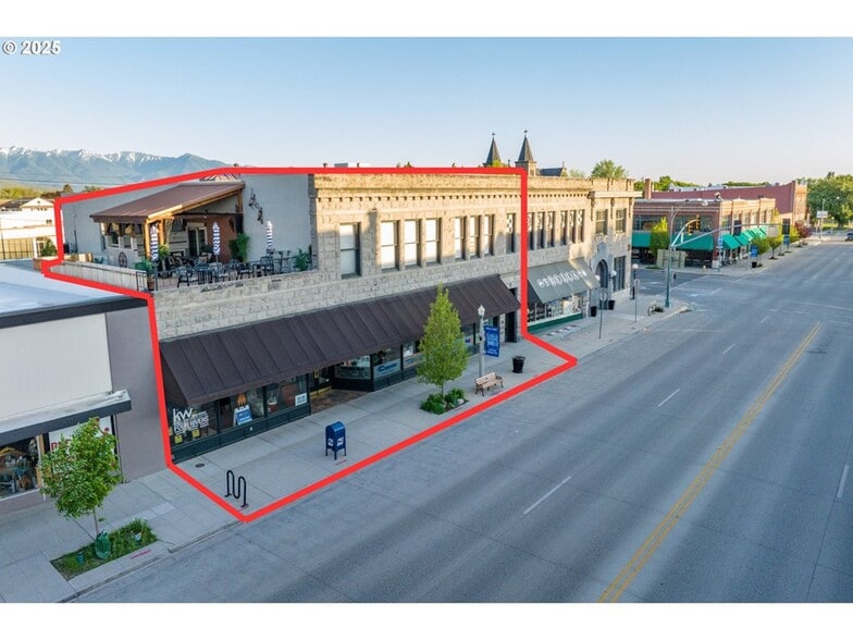 More Photos Of 2021 Main St, Baker City Flex For Sale