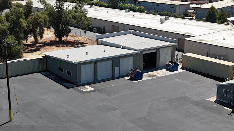 More Photos Of 4560 Auburn Blvd, Sacramento Distribution For Sale