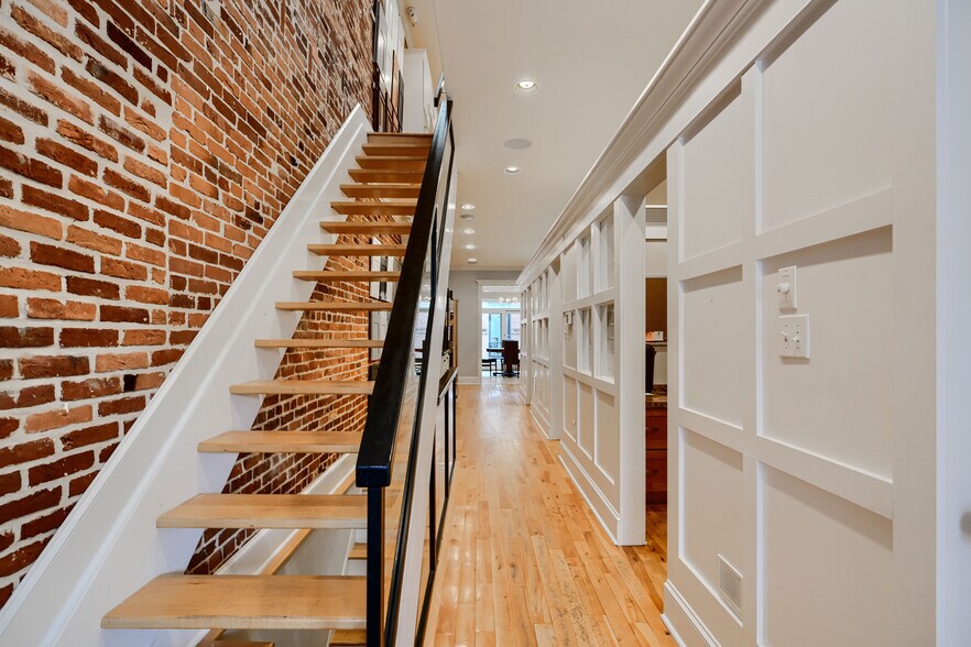 More Photos Of 3211 Eastern Ave, Baltimore Office For Lease