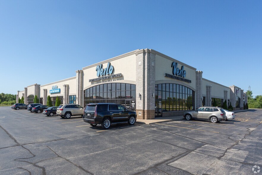 Primary Photo Of 4884 W Lawrence St, Appleton General Retail For Lease
