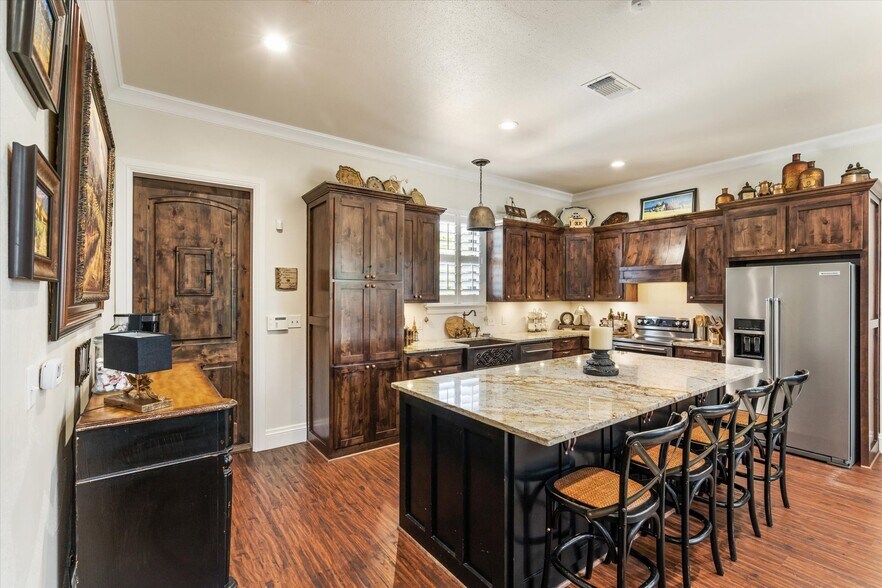 More Photos Of 7700 Glen Rose Hwy, Granbury Lodge Meeting Hall For Sale