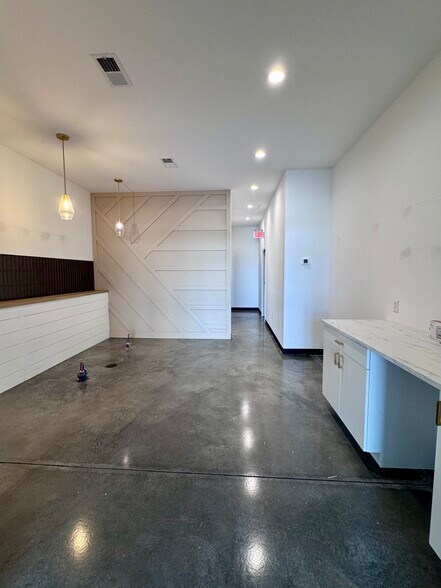 More Photos Of 9751-9869 Lincoln Plaza Way, Cedar Lake General Retail For Lease