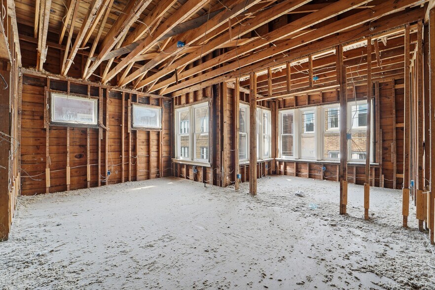 More Photos Of 1300 Porter St, Dearborn Apartments For Sale