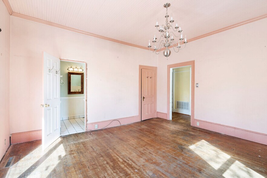 More Photos Of 101 S Main St, Wendell Office Residential For Lease