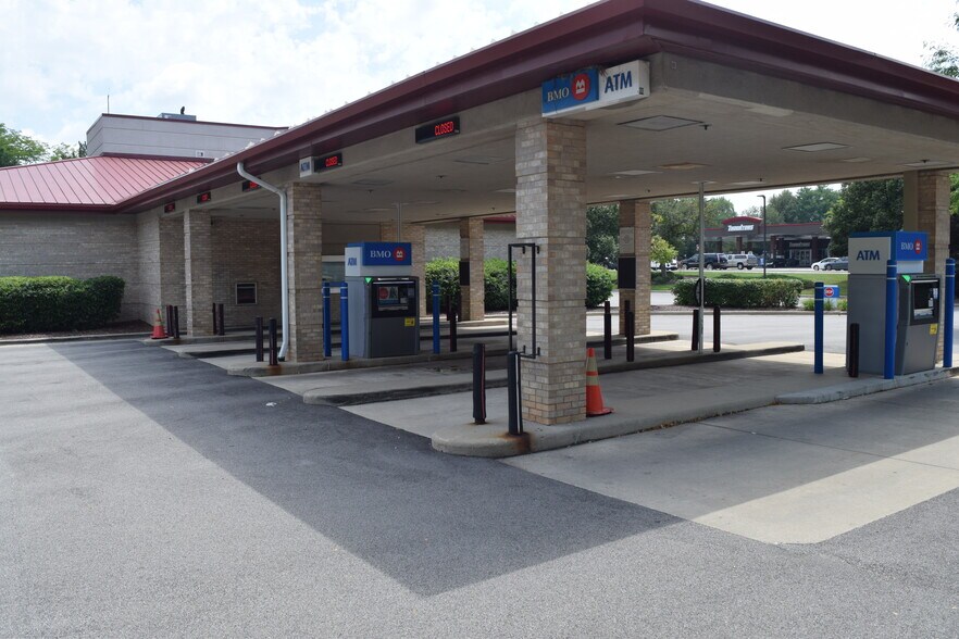 More Photos Of 191 E Lake St, Bloomingdale Bank For Sale