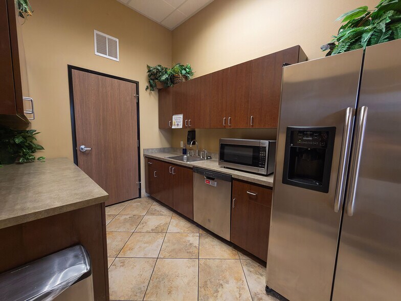 More Photos Of 8708 Spanish Ridge Ave, Las Vegas Office For Sale