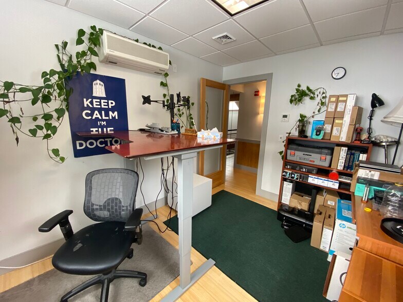 More Photos Of 15 Research Dr, Amherst Office For Sale
