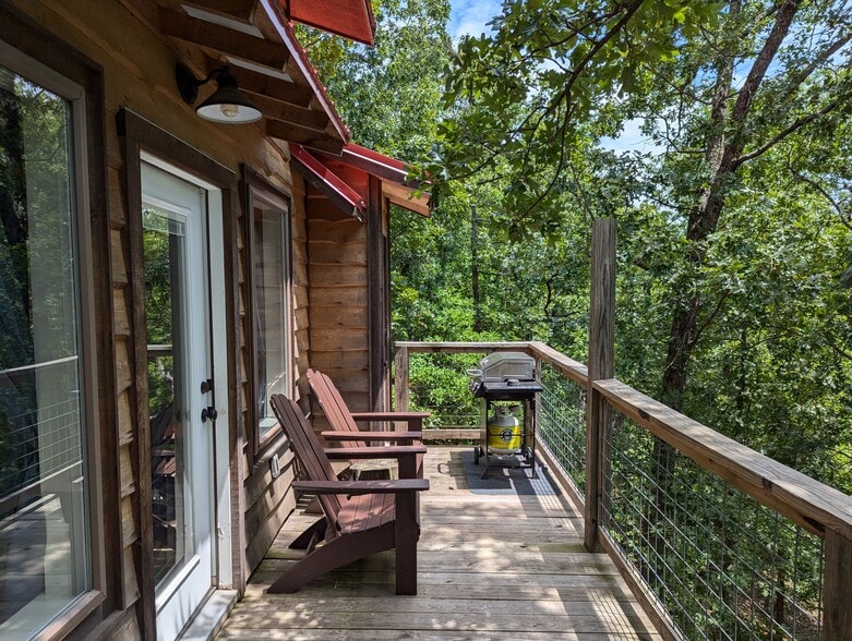 More Photos Of 70 Dogwood Rdg, Eureka Springs Hotel For Sale