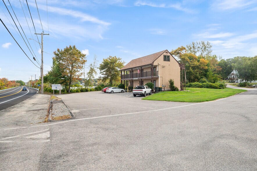 More Photos Of 2 Douglas Pike, Smithfield Office For Sale