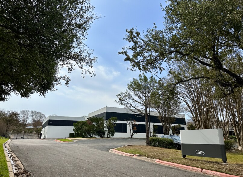 Primary Photo Of 8605 Cross Park Dr, Austin Office For Lease
