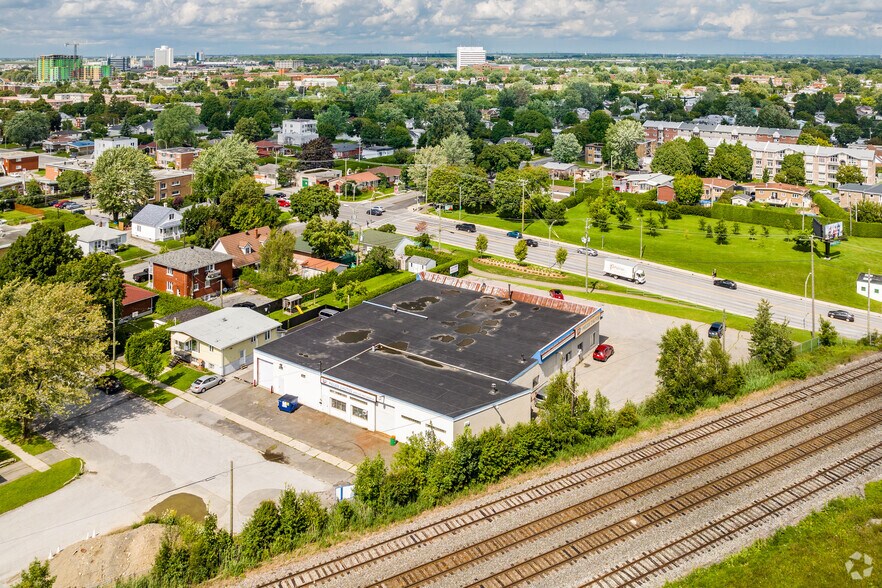 More Photos Of 2350 Av Dumesnil, St-Hyacinthe Auto Repair For Sale