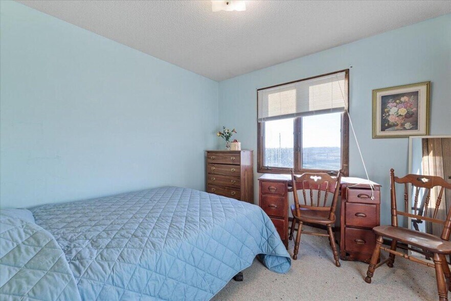 More Photos Of 21551 270th St, Mc Clelland Office For Sale