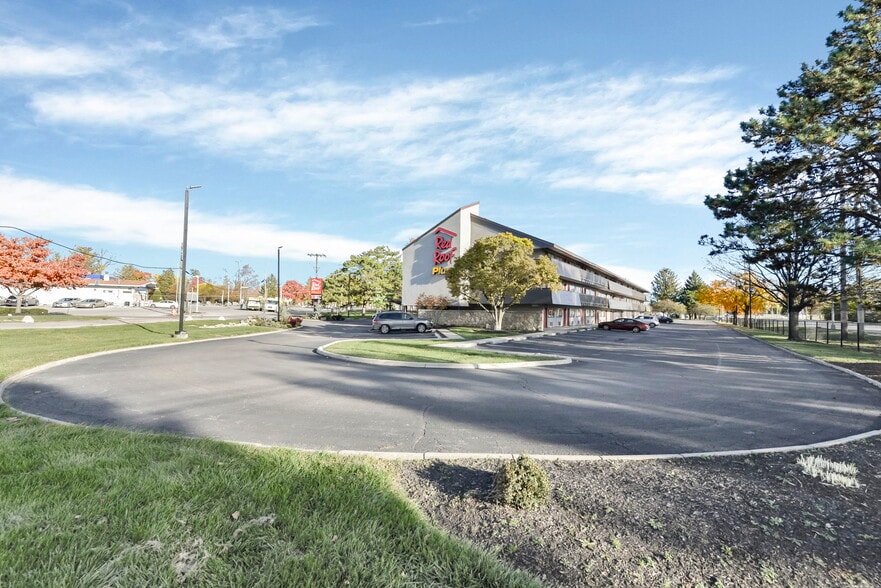 More Photos Of 441 Ackerman Rd, Columbus Hotel For Sale