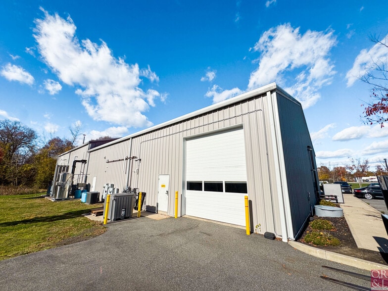 More Photos Of 225 Leonard Dr, Groton Warehouse For Sale