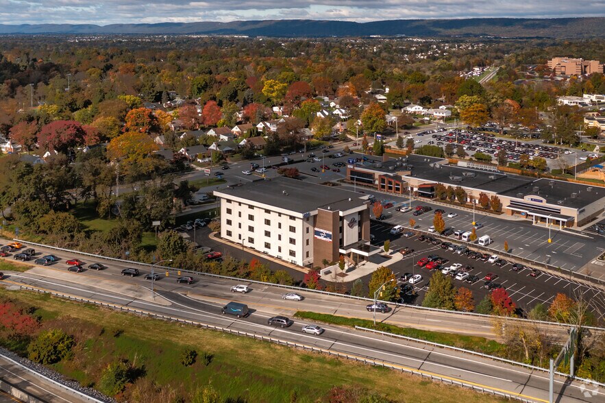 More Photos Of 425 N 21st St, Camp Hill Medical For Lease