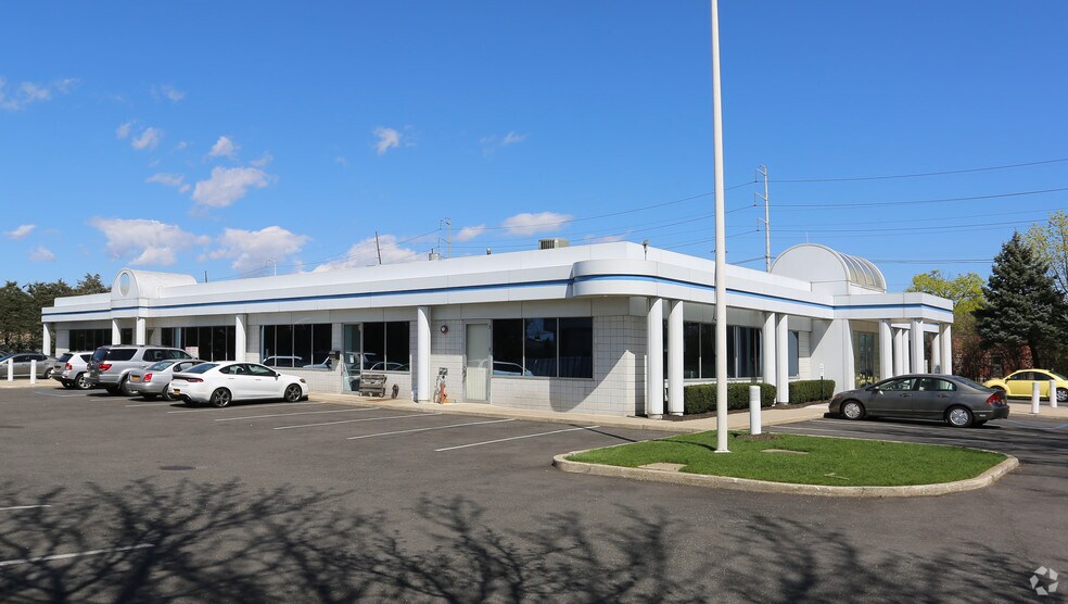 Primary Photo Of 87 Bethpage Rd, Hicksville Medical For Lease