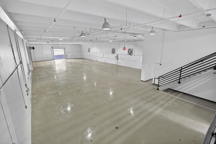 More Photos Of 3111 W Mcnab Rd, Pompano Beach Manufacturing For Lease