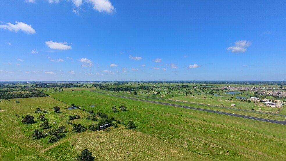 More Photos Of 415 Veterans Memorial Dr, Navasota Land For Sale