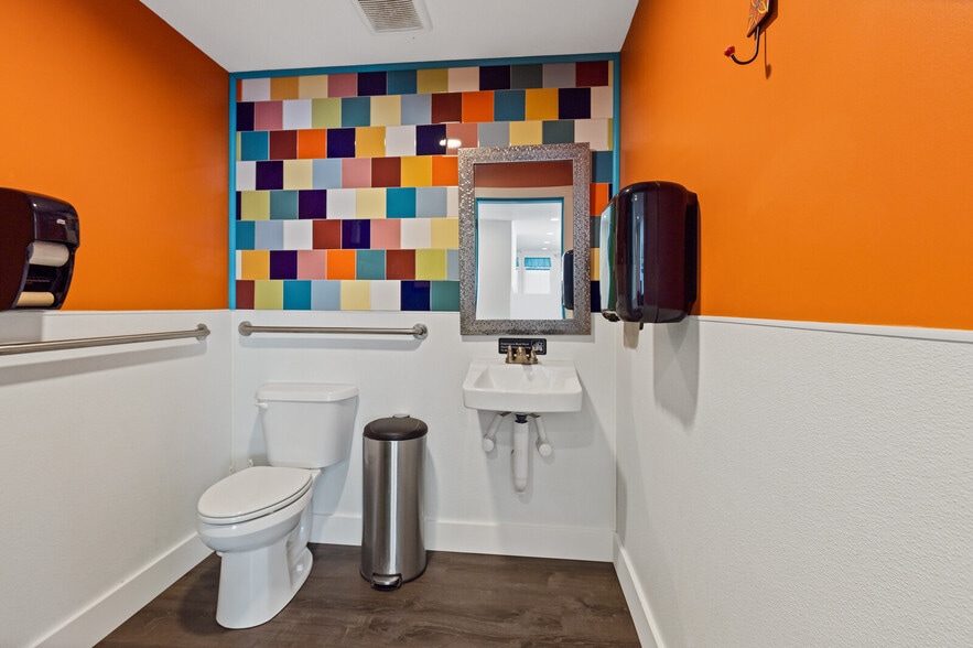 More Photos Of 205 W Main St, Liberty Restaurant For Sale