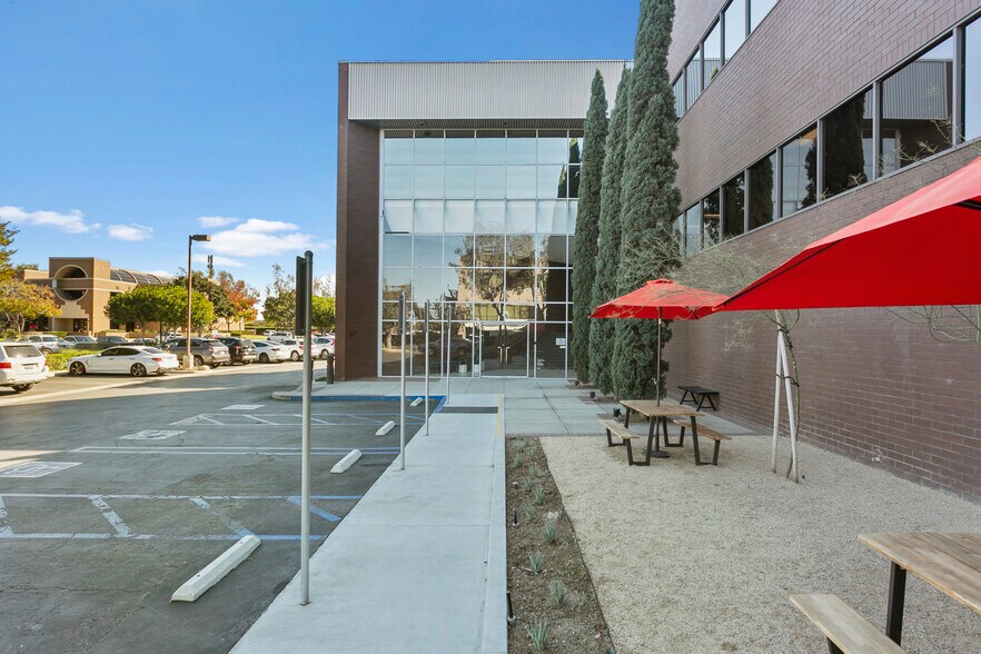 More Photos Of 41 Corporate Park, Irvine Office For Lease