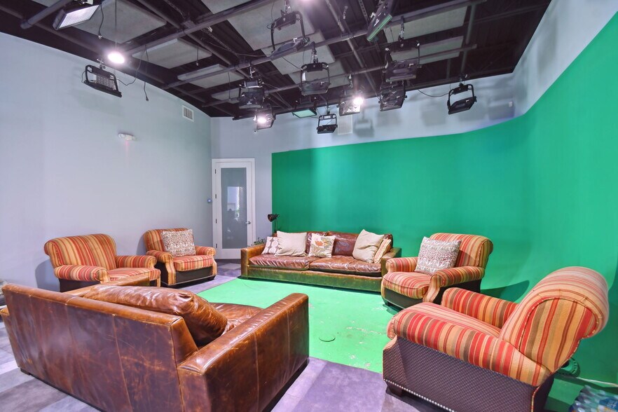 More Photos Of 3330 W Cypress St, Tampa Office For Sale