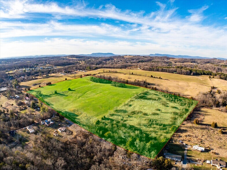 Primary Photo Of 520 Thorngrove pike, Kodak Land For Sale